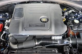 LAND ROVER Range Rover Velar usata, con Freno di stazionamento elettrico