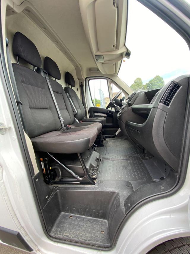 PEUGEOT Boxer usata, con Park Distance Control