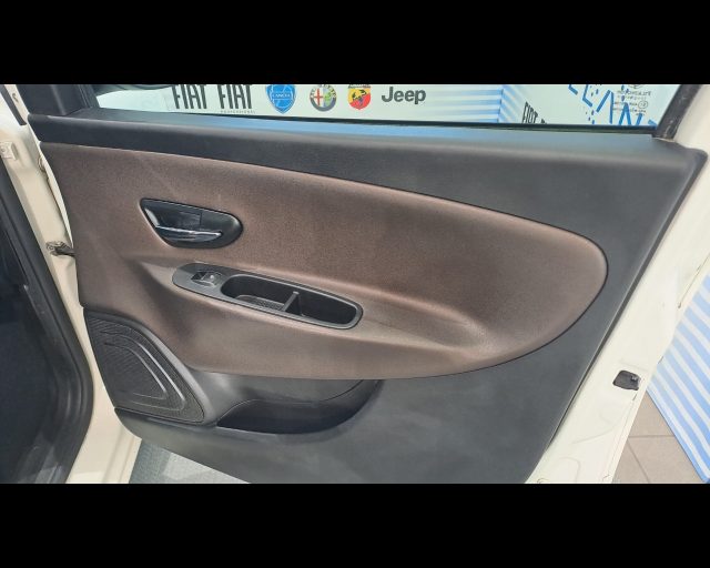 LANCIA Ypsilon usata 25
