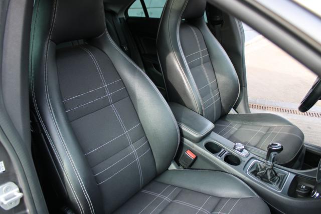 MERCEDES-BENZ CLA 200 usata, con Park Distance Control