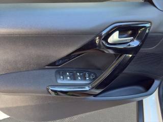 PEUGEOT 2008 usata, con Specchietti laterali elettrici