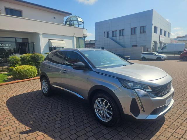 PEUGEOT 3008 usata, con Airbag