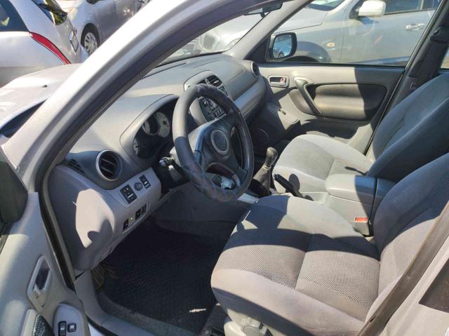 TOYOTA RAV 4 usata, con Autoradio