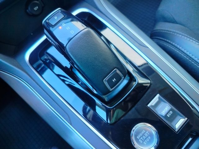 PEUGEOT 308 usata, con Airbag testa