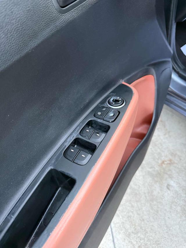 HYUNDAI i10 usata, con Sedile posteriore sdoppiato
