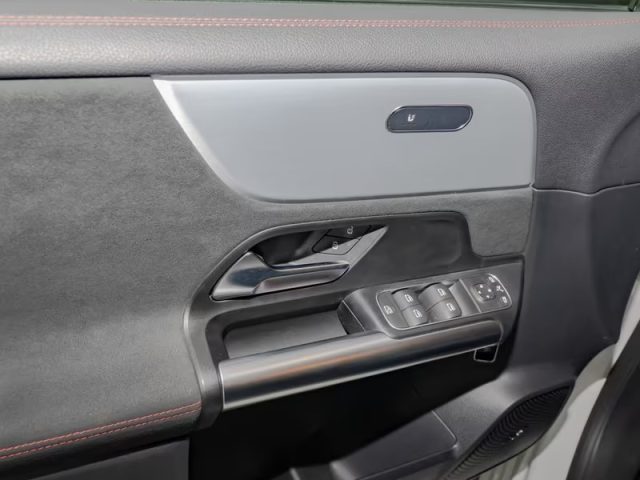 MERCEDES-BENZ B 200 usata, con Controllo trazione