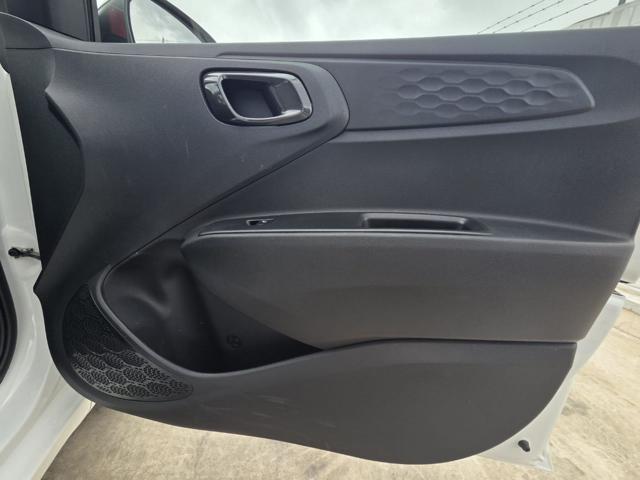 HYUNDAI i10 usata, con Park Distance Control