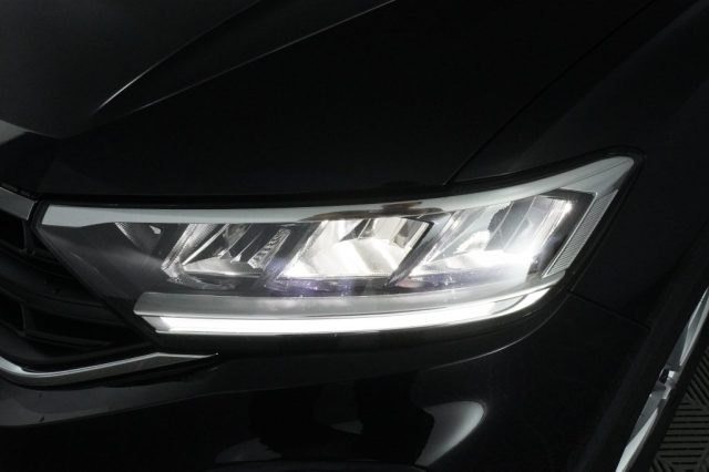 VOLKSWAGEN T-Roc usata 8