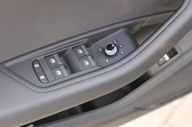 AUDI A4 usata, con Park Distance Control