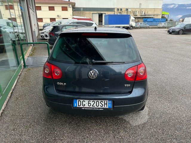 VOLKSWAGEN Golf usata, con Autoradio