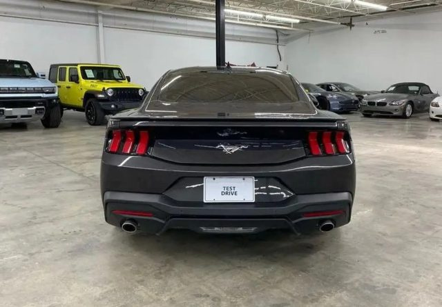 FORD Mustang usata, con Autoradio