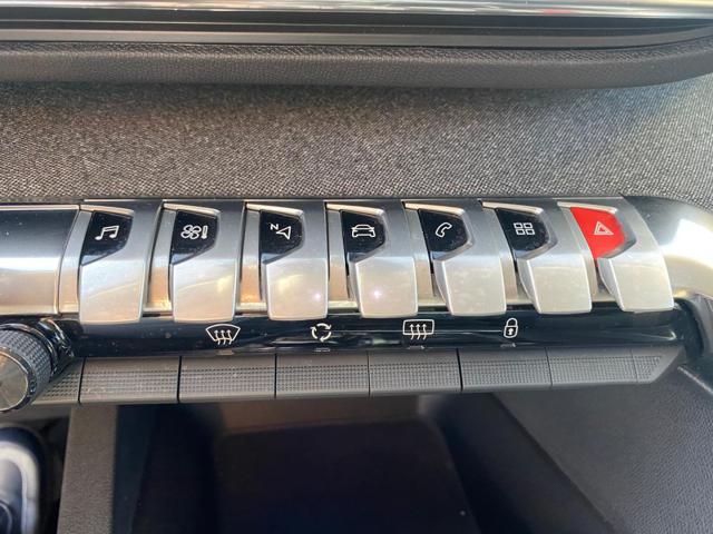 PEUGEOT 3008 usata, con Volante in pelle