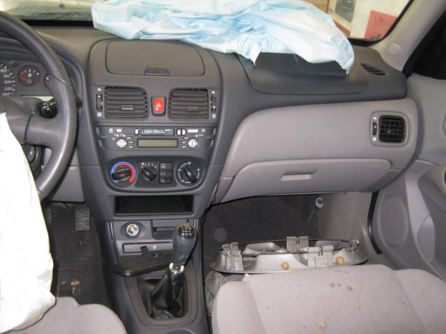 NISSAN Almera usata, con Chiusura centralizzata