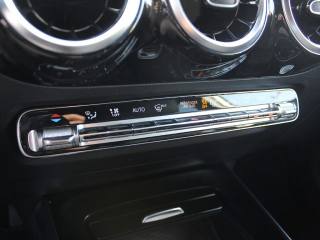 MERCEDES-BENZ B 180 usata, con Sensori di parcheggio anteriori