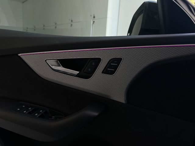 AUDI Q8 usata, con Volante riscaldabile