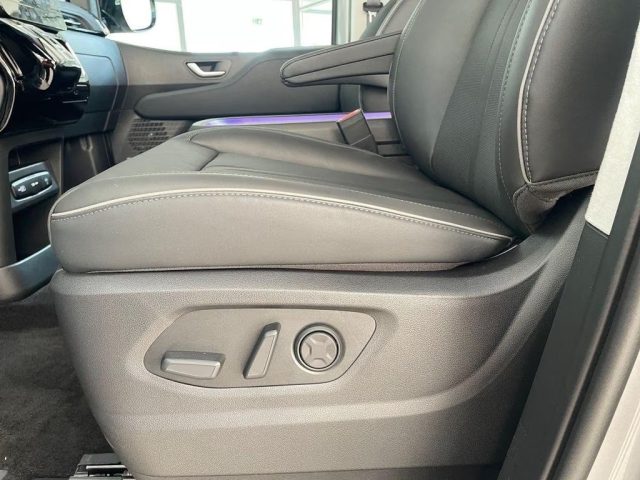 HYUNDAI Staria usata, con Sistema di navigazione
