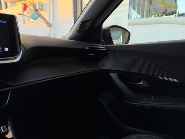 PEUGEOT 2008 usata, con Airbag testa