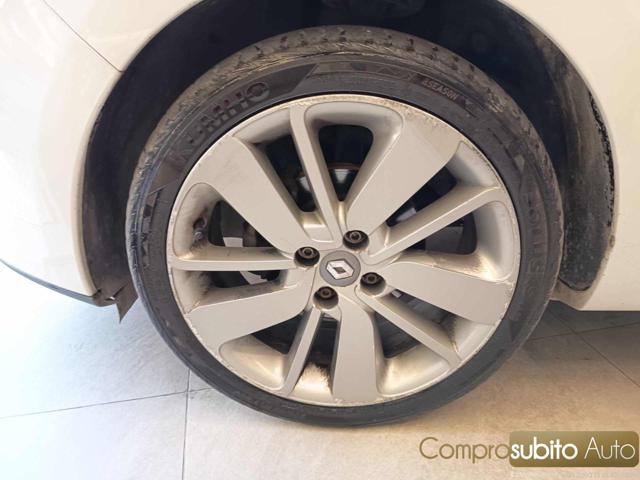 RENAULT Clio usata, con Specchietti laterali elettrici