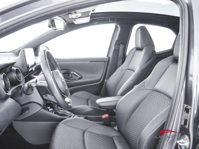 TOYOTA Yaris usata 8