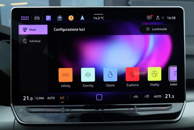 VOLKSWAGEN Golf usata, con Controllo elettronico della corsia