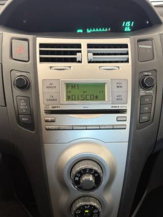 TOYOTA Yaris usata 11