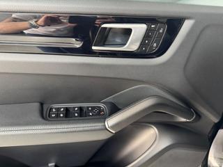 PORSCHE Cayenne usata, con Cerchi in lega