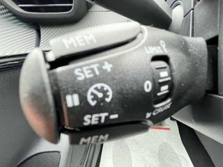 PEUGEOT 208 usata, con Sedile posteriore sdoppiato