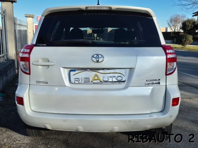 TOYOTA RAV 4 usata, con Bluetooth