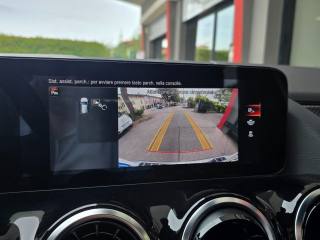 MERCEDES-BENZ GLA 200 usata, con Hill holder