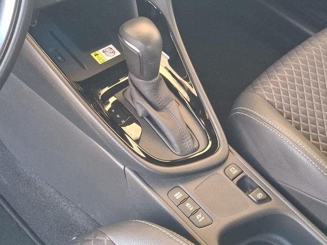 TOYOTA Yaris usata, con Bluetooth