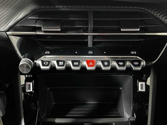 PEUGEOT 2008 usata 28