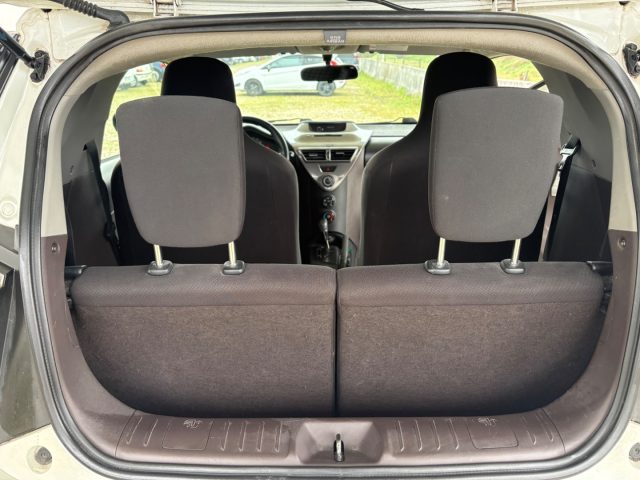 TOYOTA iQ usata, con MP3