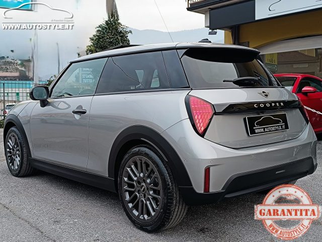 MINI Mini usata, con Sensori di parcheggio anteriori