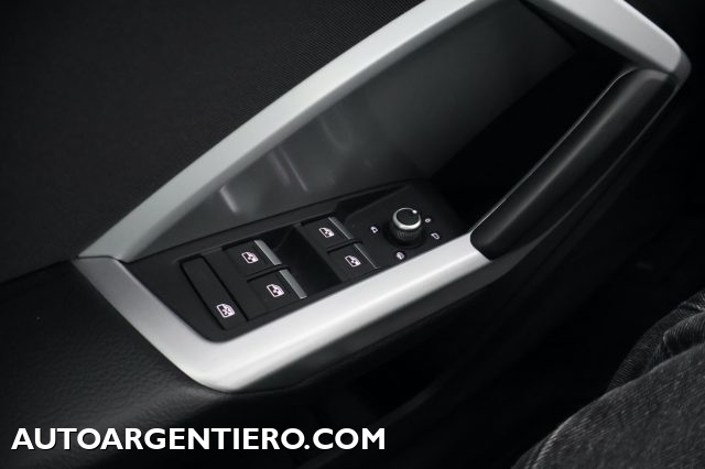 AUDI Q3 usata, con Autoradio digitale