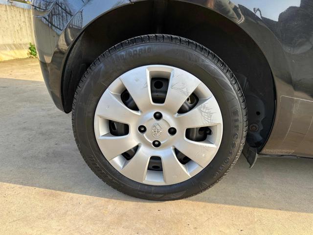 TOYOTA Yaris usata 56