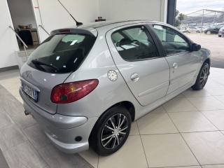 PEUGEOT 206 usata, con Autoradio