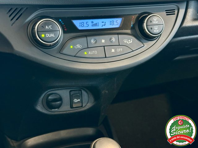 TOYOTA Yaris usata, con Fendinebbia
