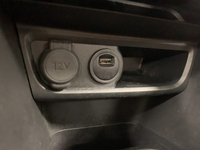 PEUGEOT 2008 usata, con Volante in pelle