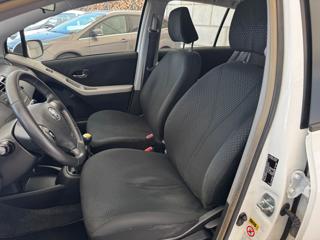 TOYOTA Yaris usata 14
