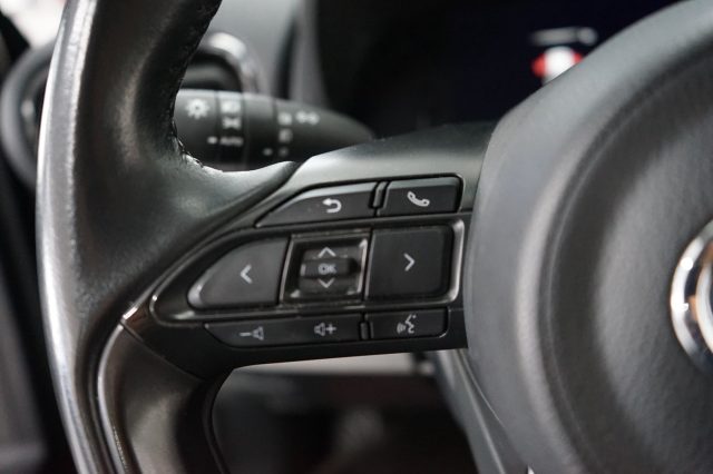 TOYOTA Yaris Cross usata 32