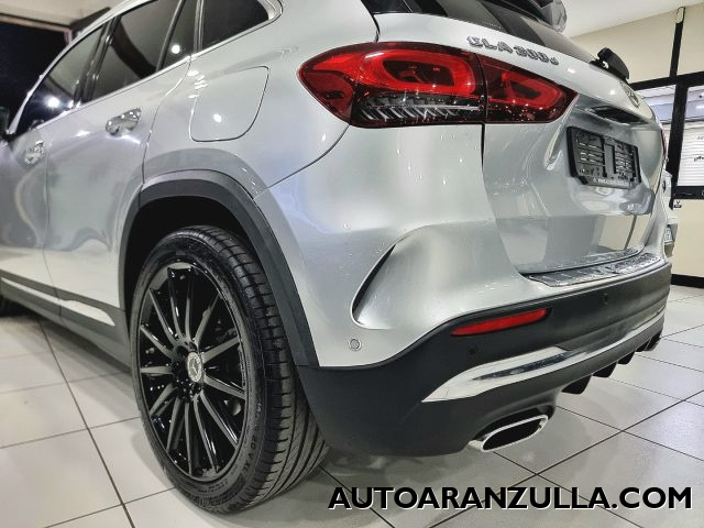 MERCEDES-BENZ GLA 200 usata, con Sedile posteriore sdoppiato