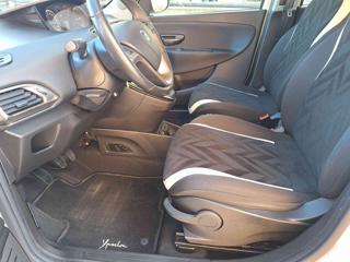 LANCIA Ypsilon usata, con ESP