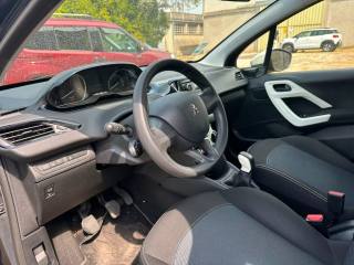 PEUGEOT 208 usata, con Alzacristalli elettrici