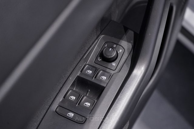 VOLKSWAGEN Taigo usata, con Controllo trazione