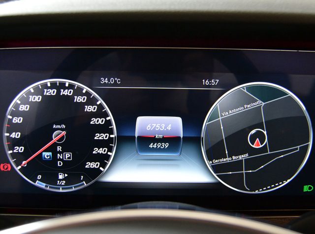 MERCEDES-BENZ E 220 usata, con ESP