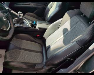 PEUGEOT 5008 usata, con Cerchi in lega