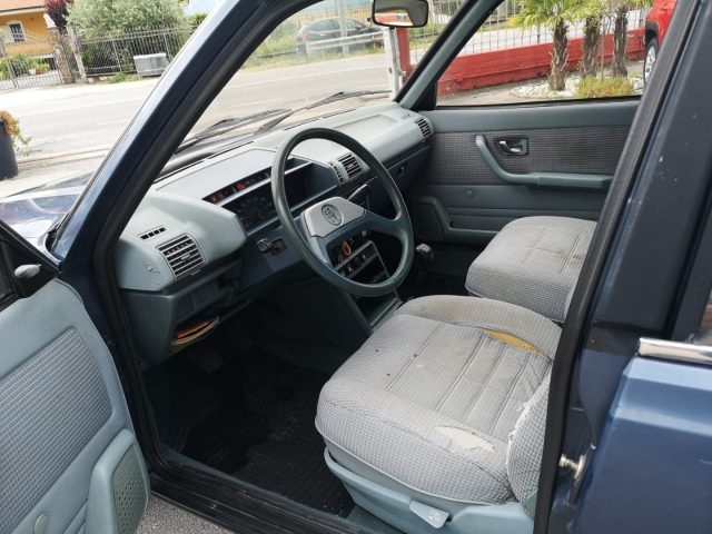 PEUGEOT 305 usata 5