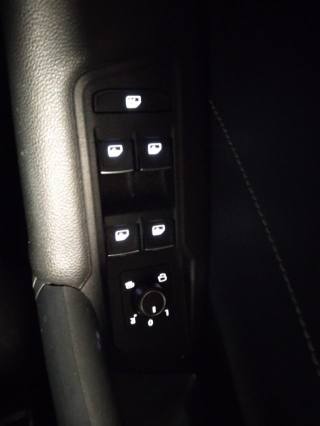 VOLKSWAGEN Tiguan usata, con Airbag testa