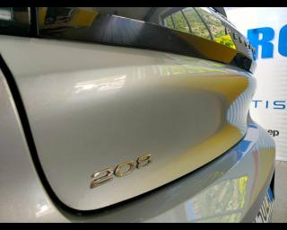 PEUGEOT 208 usata, con Isofix