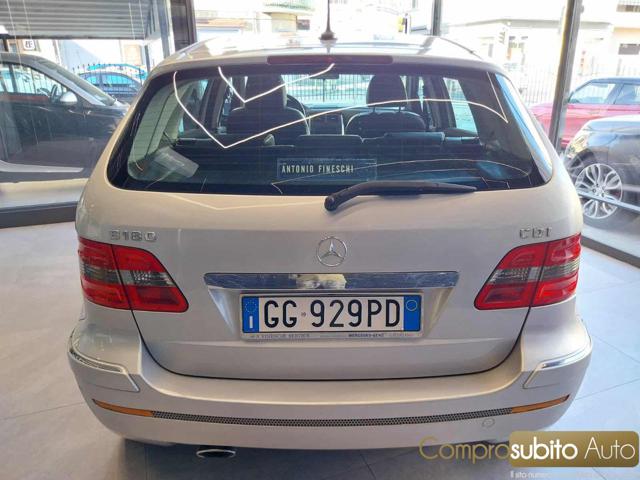 MERCEDES-BENZ B 180 usata, con Autoradio